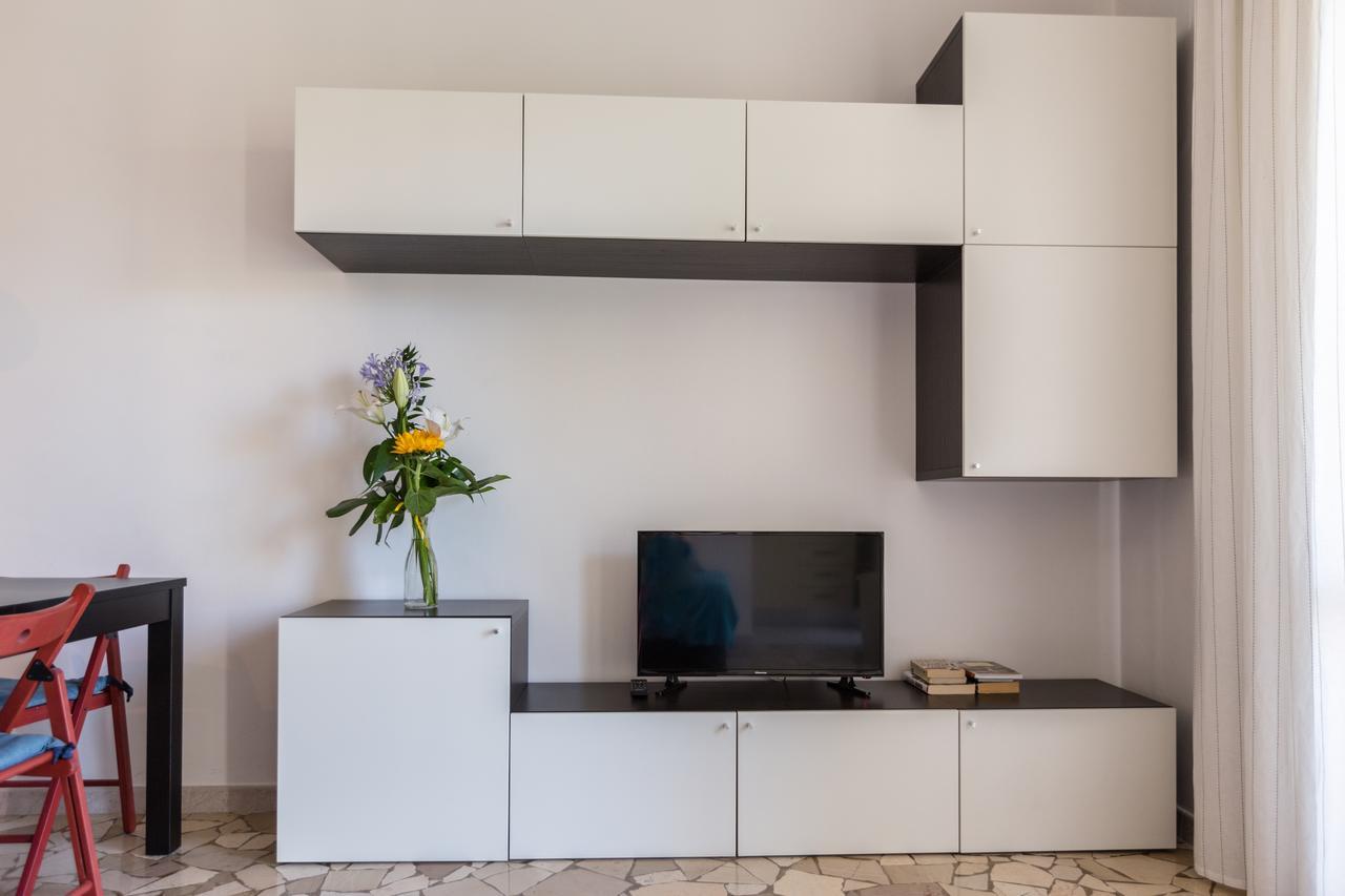 Linate Airport Apartment Мілан Екстер'єр фото