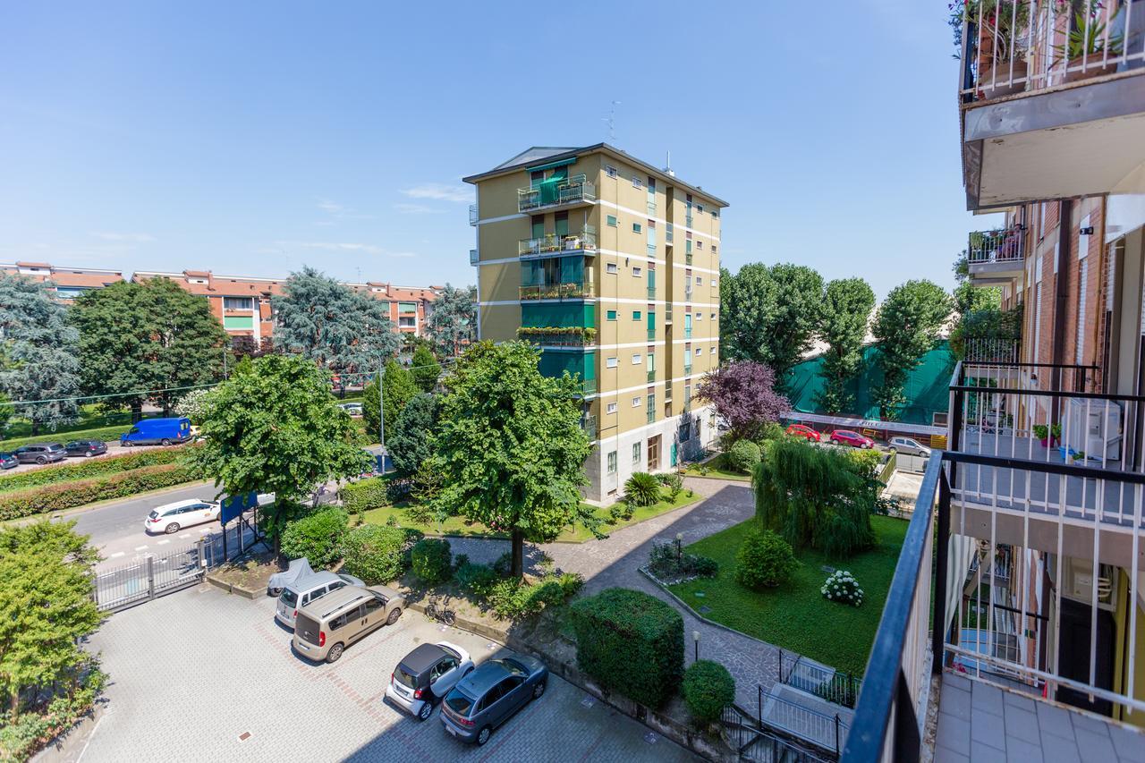 Linate Airport Apartment Мілан Екстер'єр фото