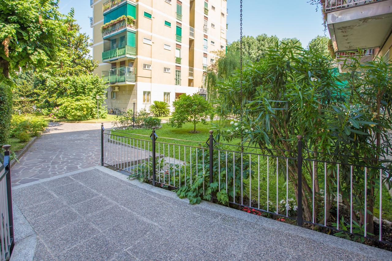 Linate Airport Apartment Мілан Екстер'єр фото